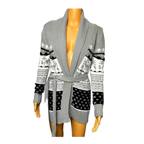 Body Central Sweaters - Like New ❄️ Body Central Womens belted knit grey Winter sweater - Large 🦌❄️❤️